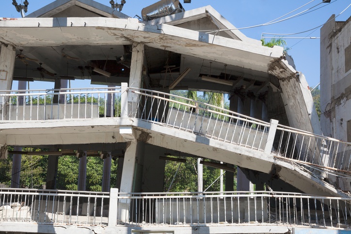 Building destroyed by an earthquake.jpg